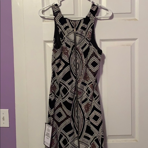 Dress - Picture 3 of 5